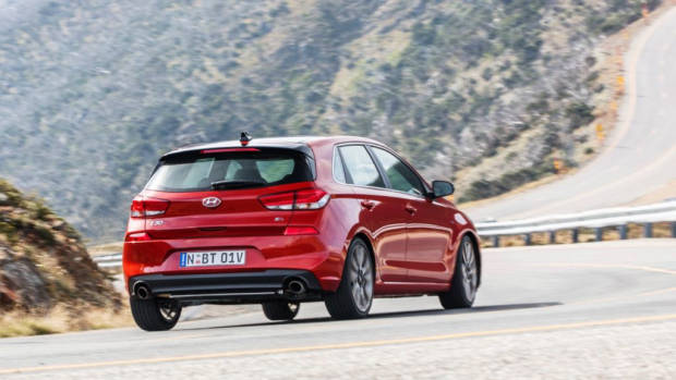 2017 Hyundai i30 SR Premium Rear End Driving