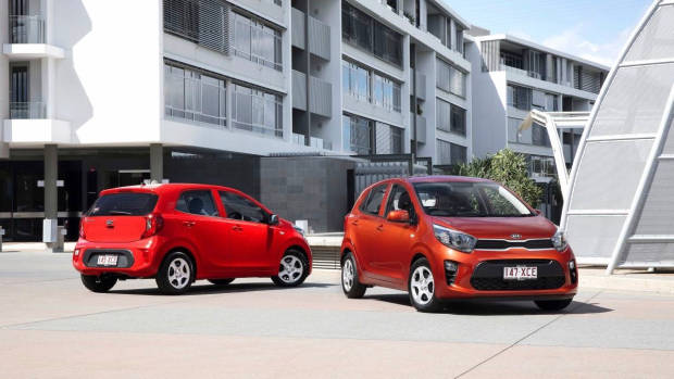 2017 Kia Picanto dual front rear