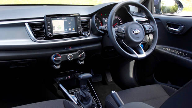 2017 Kia Rio Si dashboard