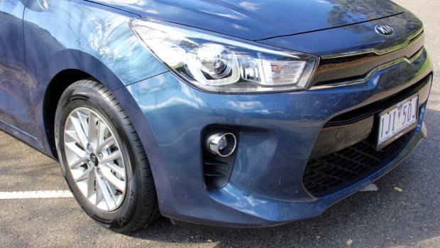 2017 Kia Rio Si front detail