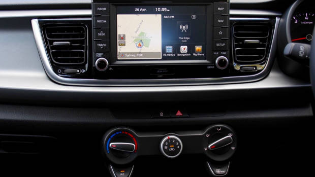 2017 Kia Rio Si infotainment