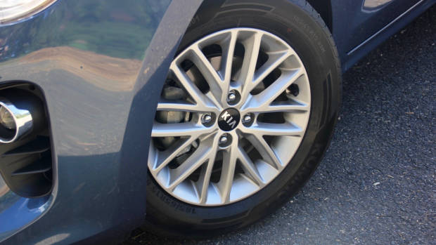 2017 Kia Rio Si wheel