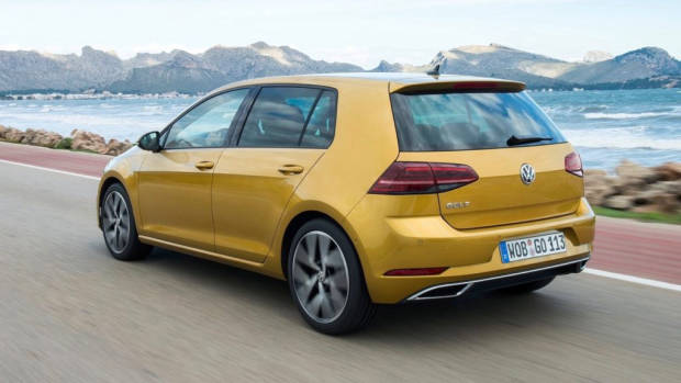 2017 Volkswagen Golf 7.5 Highline Hatch – Chasing Cars