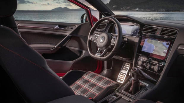 2017 Volkswagen Golf GTI Interior – Chasing Cars