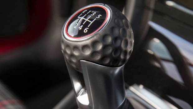 2017 Volkswagen Golf GTI Manual Shifter – Chasing Cars