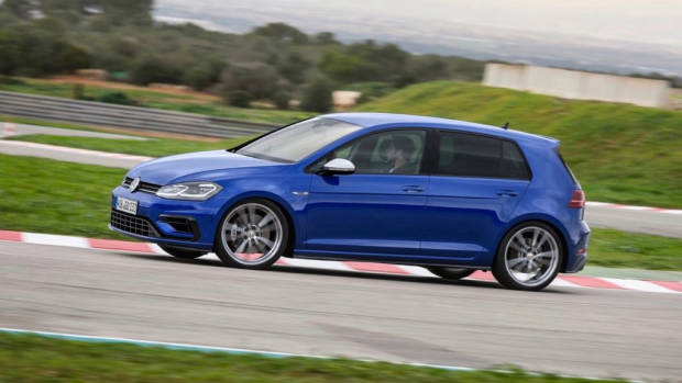 2017 Volkswagen Golf R 7.5 Hatch – Chasing Cars