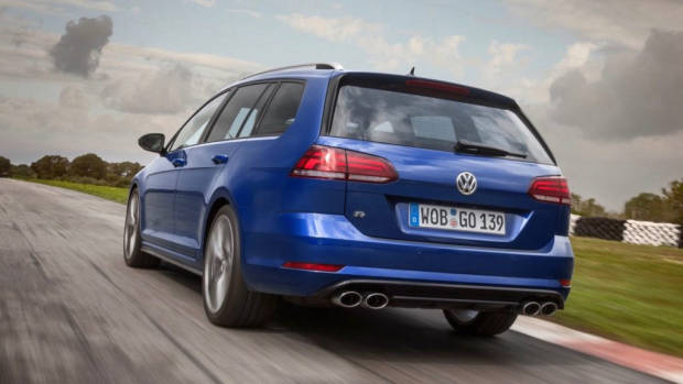2017 Volkswagen Golf R 7.5 Wagon – Chasing Cars