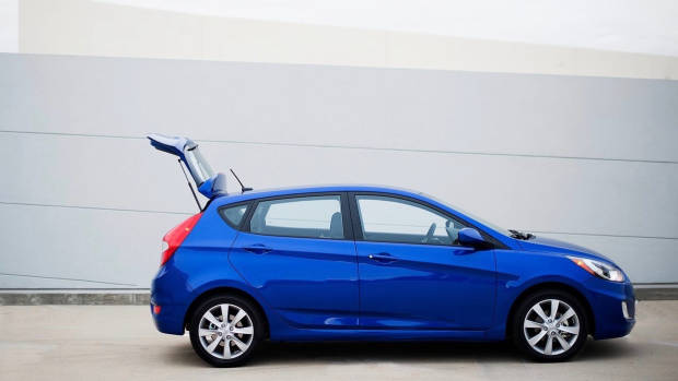 2017 Hyundai Accent blue side