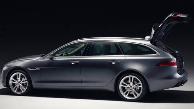 2017 Jaguar XF Sportbrake grey boot up