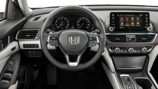 2018 Honda Accord interior