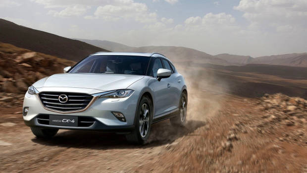 2018 Mazda CX-4 white front