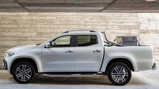 2018 Mercedes-Benz X-Class white side