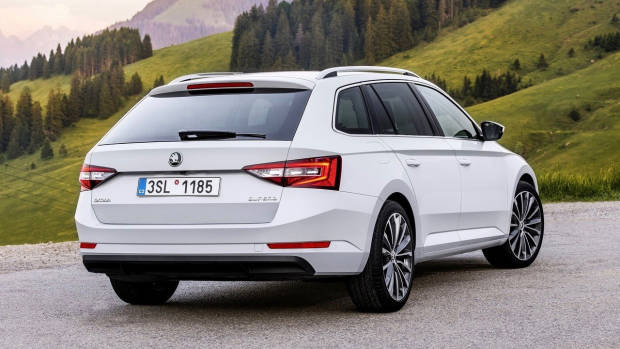 2018 Skoda Superb wagon white rear
