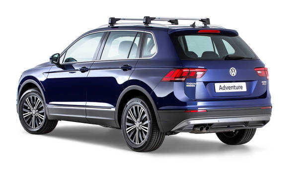 2017 Volkswagen Tiguan Advanture Atlantic Blue rear