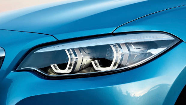2018 BMW 2 Series LED headlights