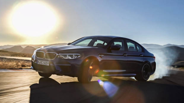 2018 BMW M5 Blue Drift Mode