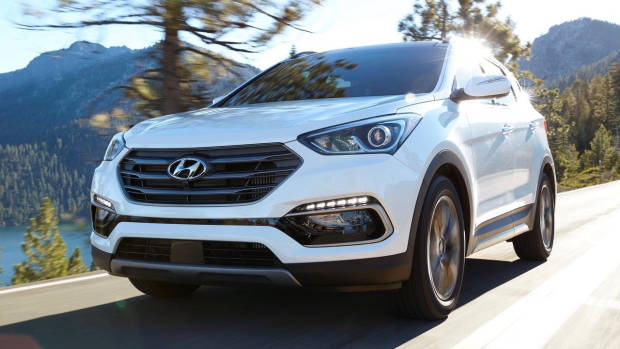 2018 Hyundai Santa Fe white front