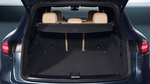 2018 Porsche Cayenne bootspace
