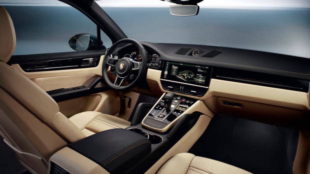 2018 Porsche Cayenne interior