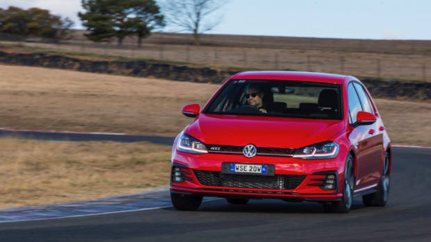 2018 Volkswagen Golf GTI Mk 7.5 Tornado Red Front End