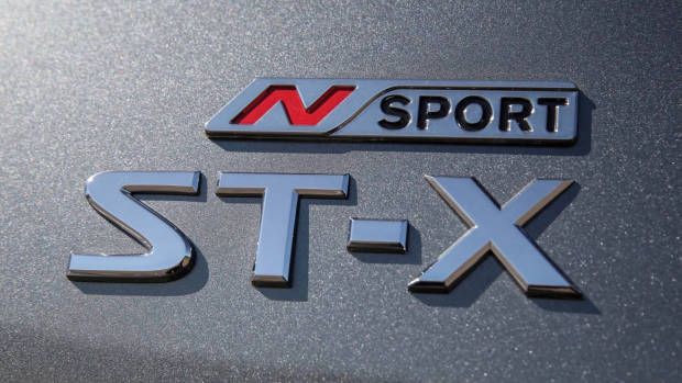 Nissan Navara N-Sport Black Edition badging