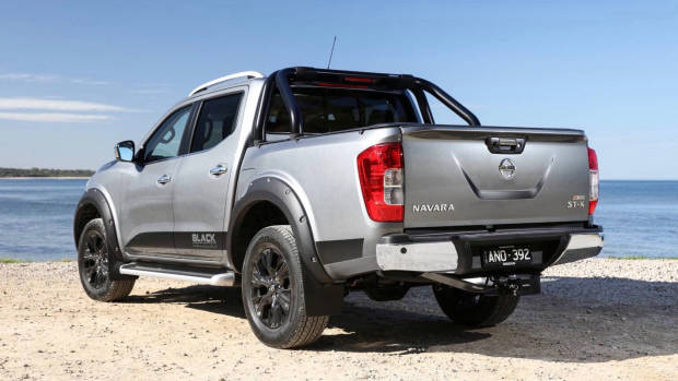 Nissan Navara N-Sport Black Edition grey rear
