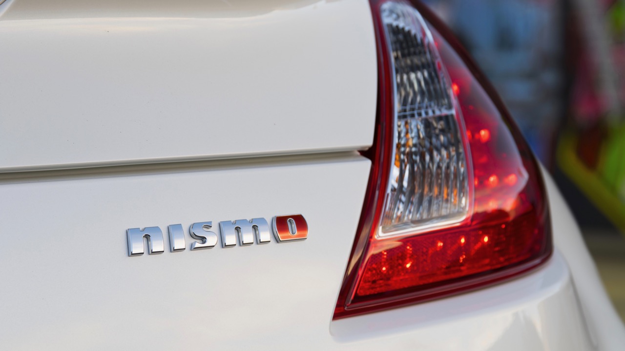 2017 Nissan 370Z NISMO Shiro White Badging