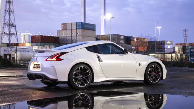 2017 Nissan 370Z NISMO Shiro White Side Profile
