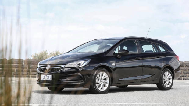 2018 Holden Astra Sportwagon black front