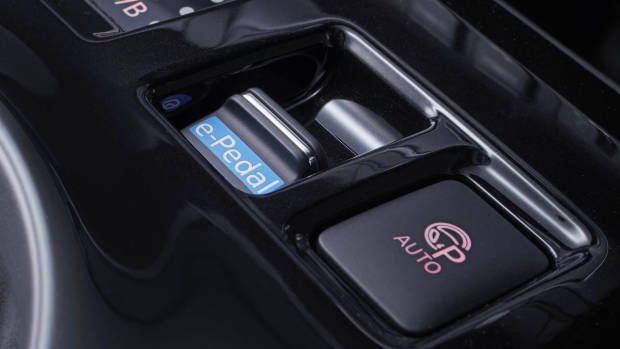 2018 Nissan Leaf e-Pedal switch
