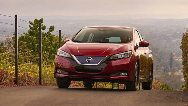 2018 Nissan Leaf red front