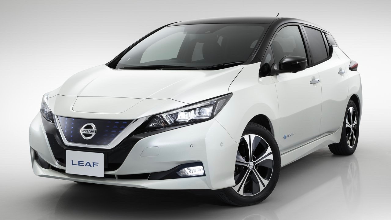 2018 Nissan Leaf white front