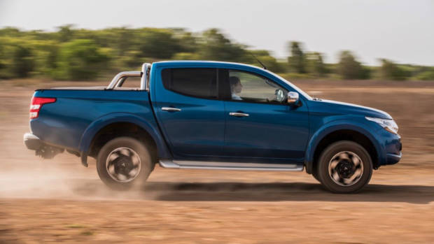 2017 Mitsubishi Triton Exceed Impulse Blue Driving Dirt