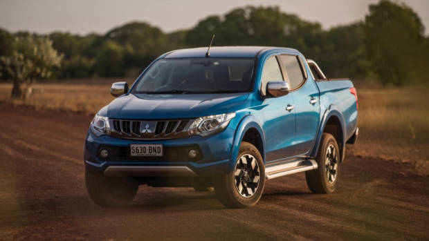 2017 Mitsubishi Triton Exceed Impulse Blue Front End