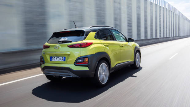 2018 Hyundai Kona Highlander Green Rear End Driving