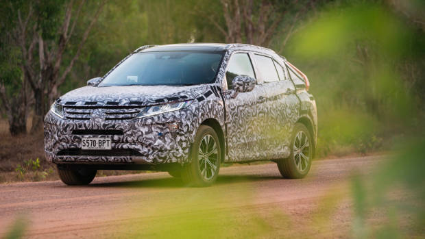 2018 Mitsubishi Eclipse Cross preview front side close