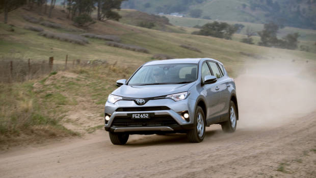 2018 Toyota RAV4 GX silver front