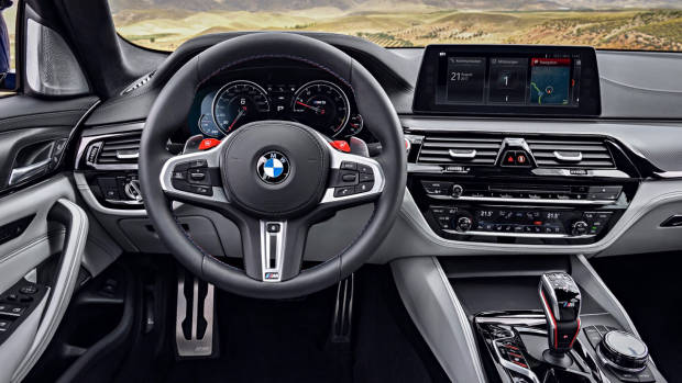 2018 BMW M5 dashboard