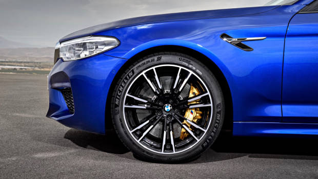 2018 BMW M5 wheel + brake