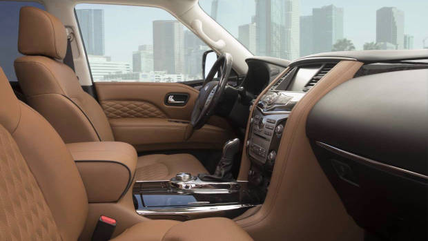 2018 Infiniti QX80 cabin