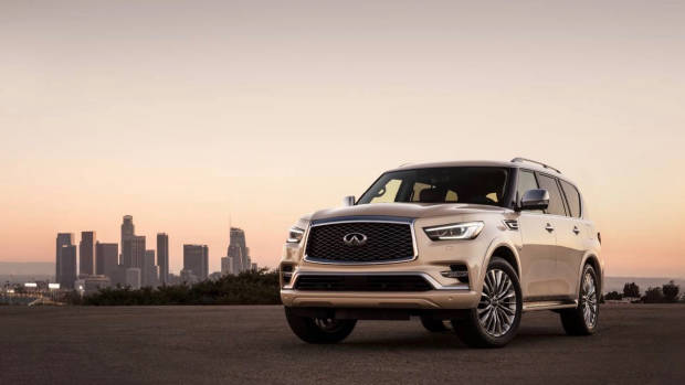 2018 Infiniti QX80 champagne front detail
