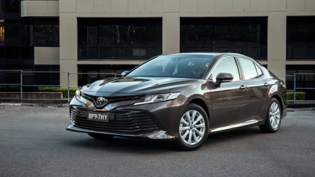 2018 Toyota Camry Ascent Grey Front End