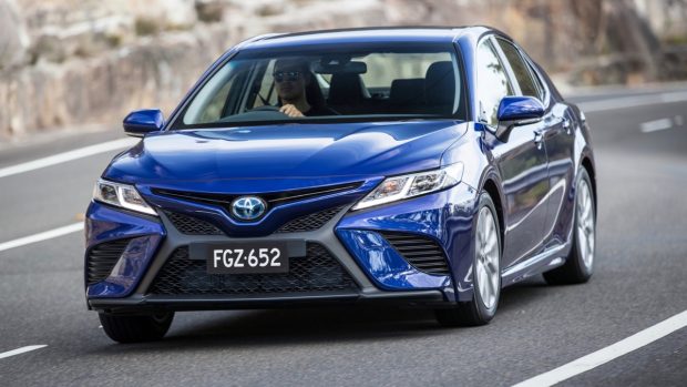 2018 Toyota Camry Ascent Sport Blue Front End Driving