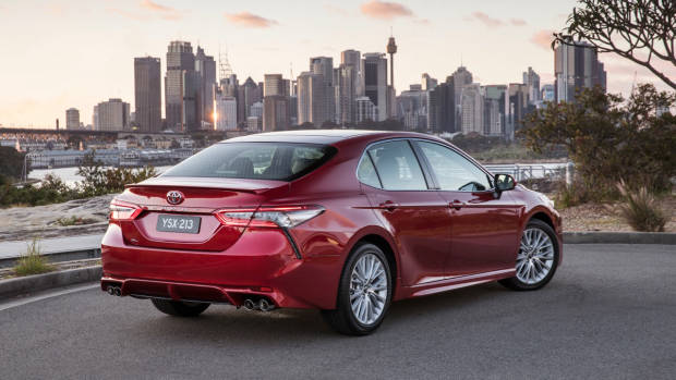 2018 Toyota Camry SL V6 Red Rear End
