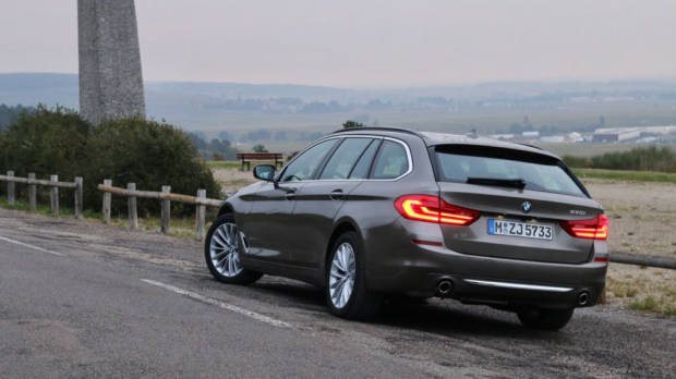 BMW 5 Series Touring Atlas Cedar Rain