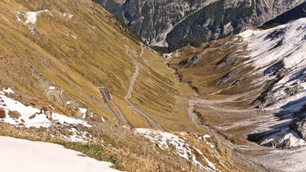 Stelvio Pass Italy Chasing Cars