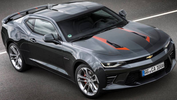 2018 Chevrolet Camaro SS grey front