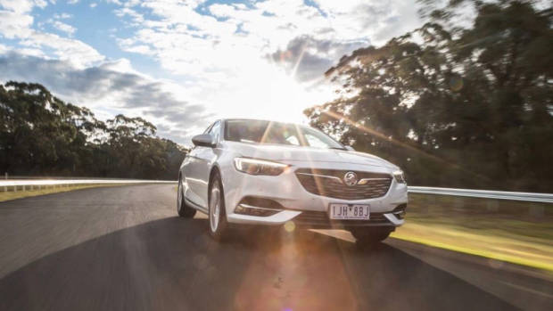 2018 Holden Commodore LT white front