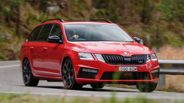 2018 Skoda Octavia RS245 red front detail