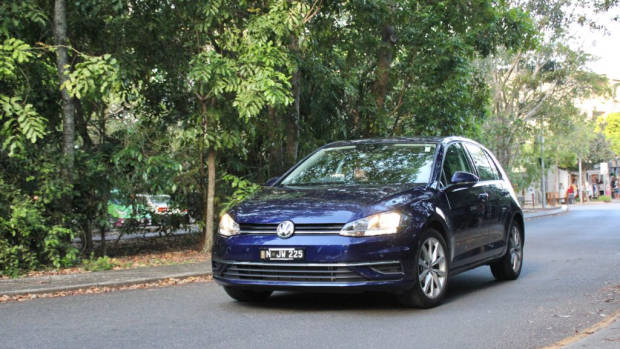 2017 Volkswagen Golf Comfortline Noosa Atlantic Blue front 3/4 moving